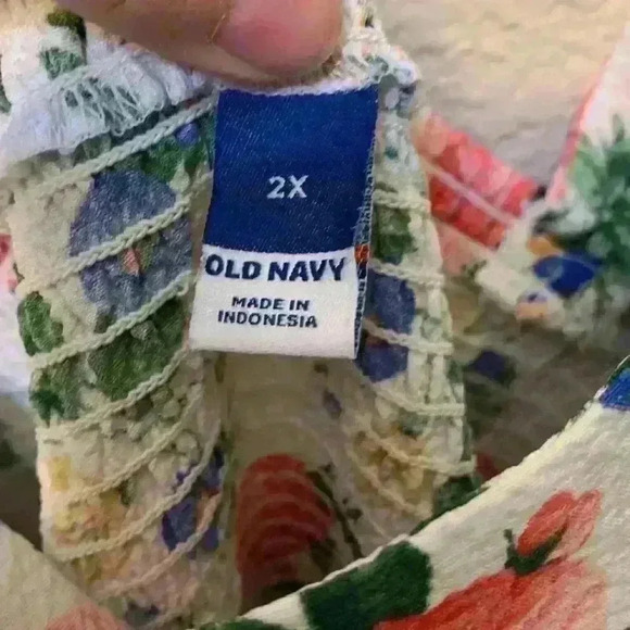 Floral tie strap Old Navy Tank sz 2x plus size flowers flowy smocked summer - Picture 5 of 6